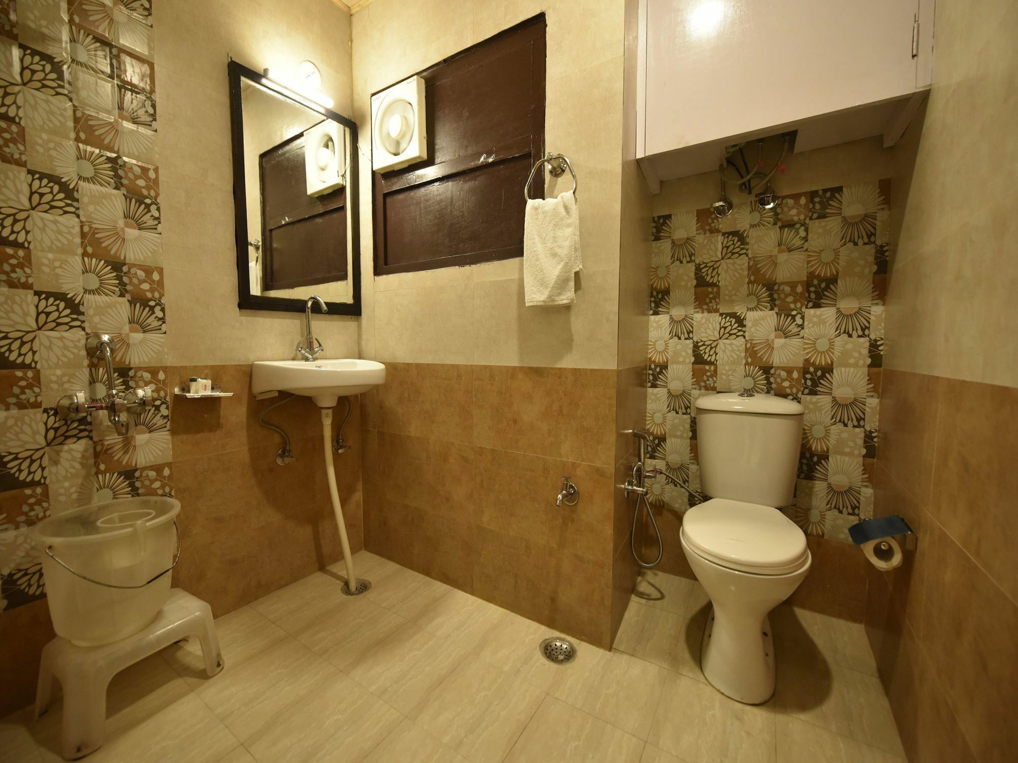 Oyo 8917 Hotel Crystal Palace Шимла Экстерьер фото
